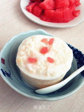 小妹儿吃哈密瓜雪糕视频,小妹儿甜蜜演绎哈密瓜雪糕美味诱惑