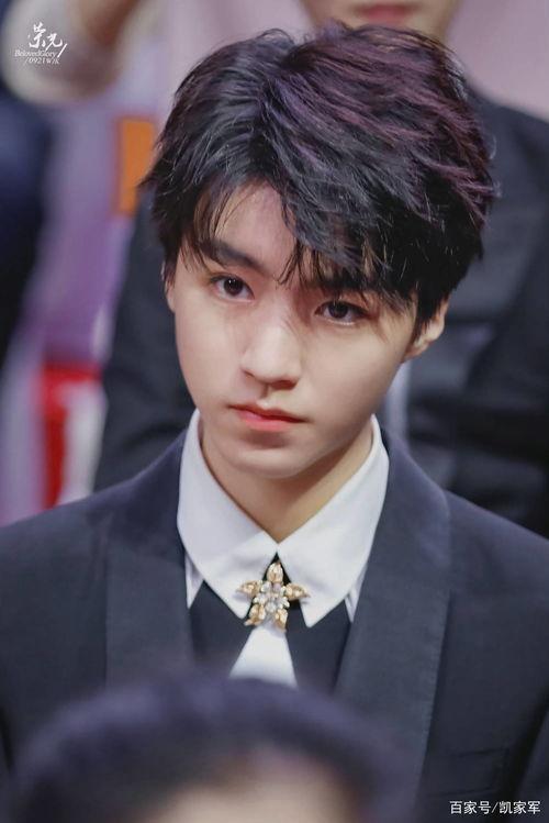 吃瓜少女王俊凯视频大全