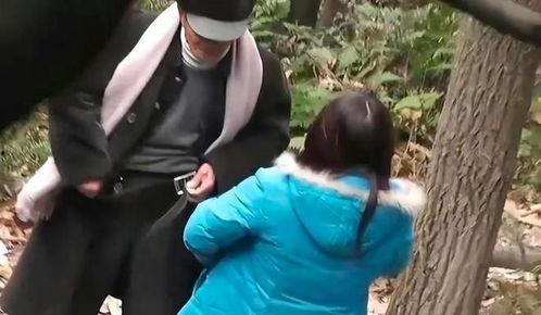 大妈在边境吃瓜直播视频,揭秘边境风情与生活点滴