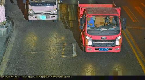 QQ每天发开车视频的群吃瓜,揭秘每日开车视频背后的“吃瓜”狂欢