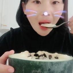 微笑吃大瓜的视频,解锁快乐生活新姿势